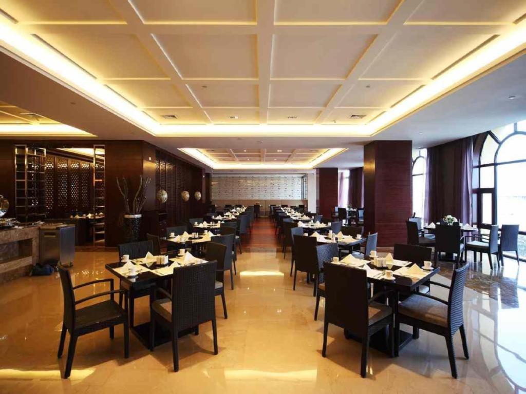 Haiyang Shenglong Jianguo Hotel Hai-yang-hsien Exterior foto